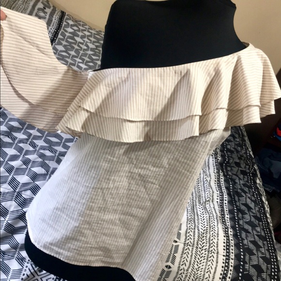 L’Academie REVOLVE ruffle blouse - Picture 4 of 7